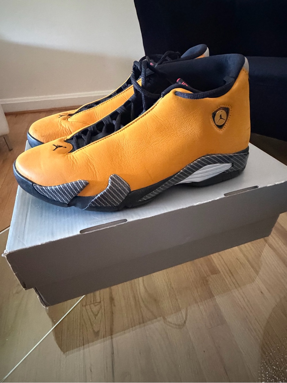 Air Jordan 14 Retro SE Metallic Gold